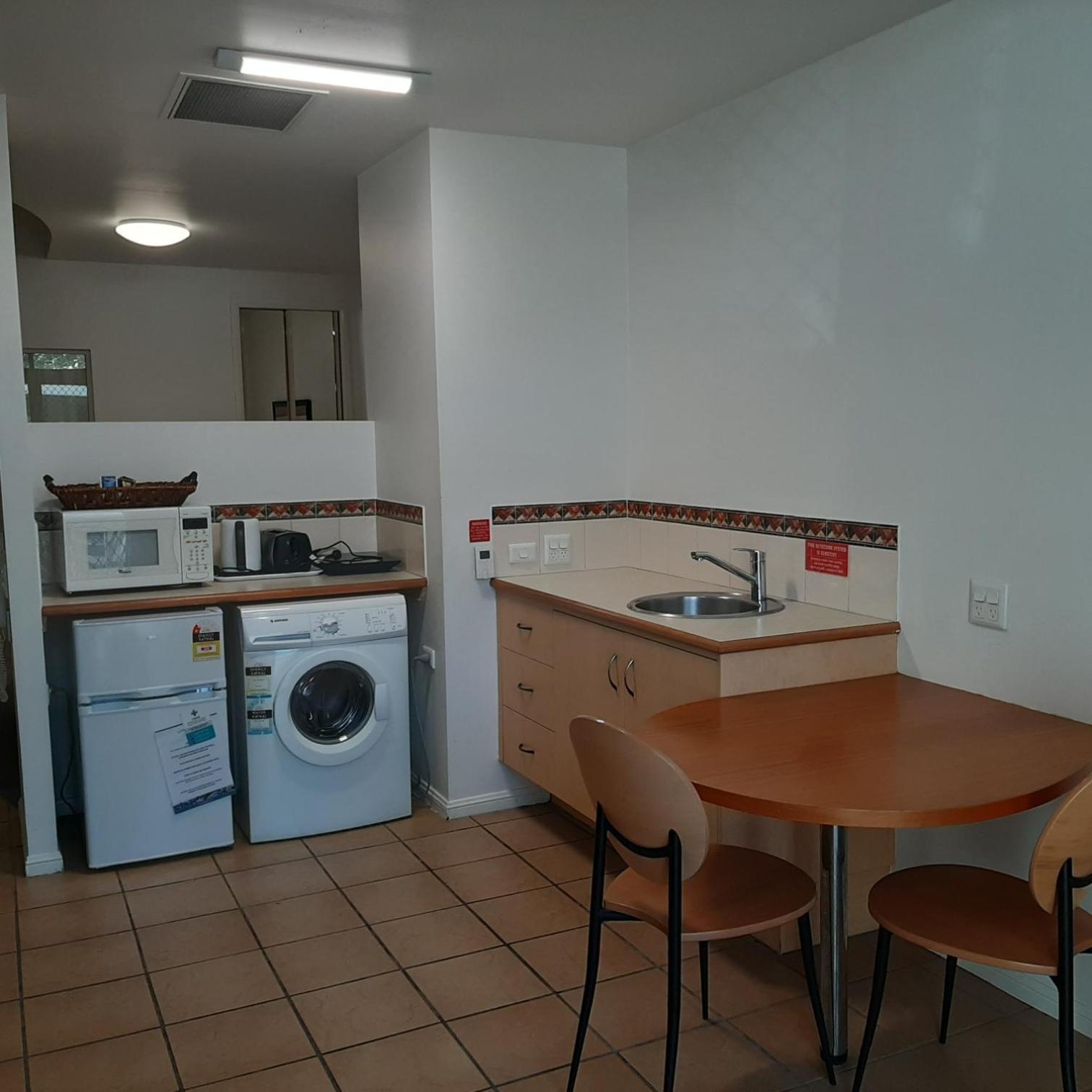 Grand Palais Boolarong Beachside Apartments Александра Хедленд Екстериор снимка